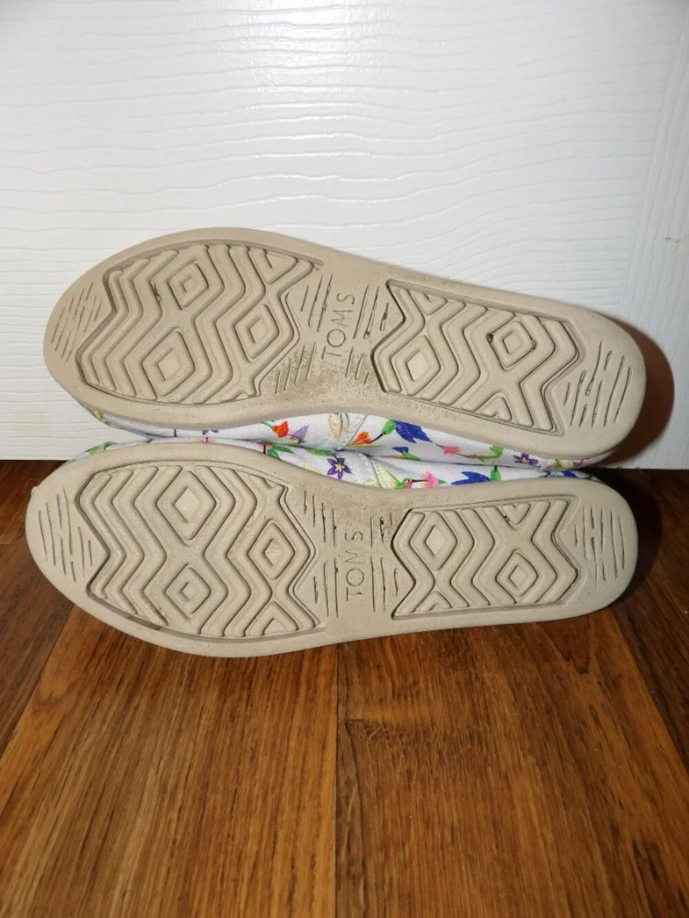 TOMS Alpargata Cloud Gray Hummingbird Slip-On Flats Size 5.5